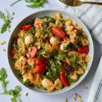 Mediterraner Nudelsalat mit Pesto – Wie Urlaub auf dem Teller 6 Generate featured image without … 202605152151 1